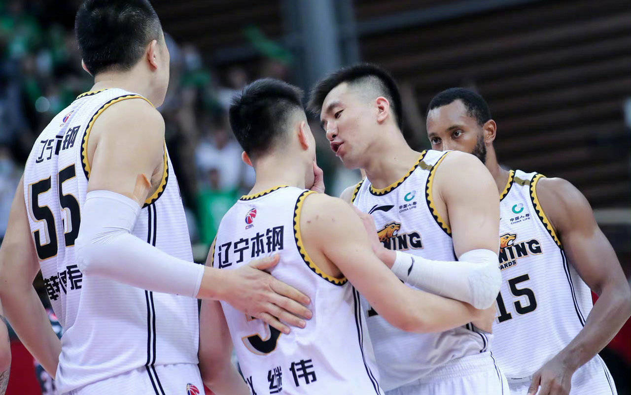 关于贵州男篮主场告捷，球队士气大振的信息