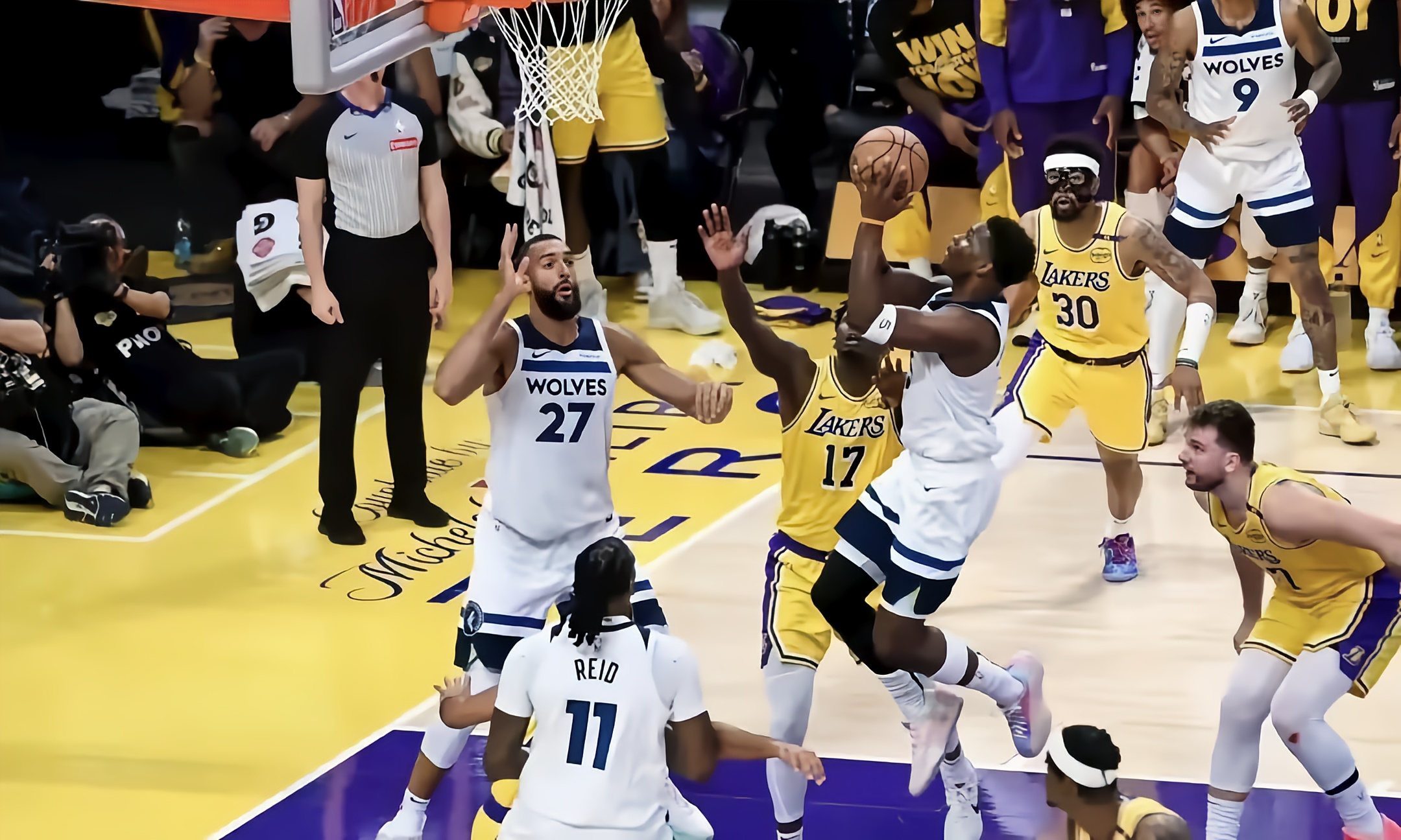 NBA季后赛激战连连，决赛对决令人期待