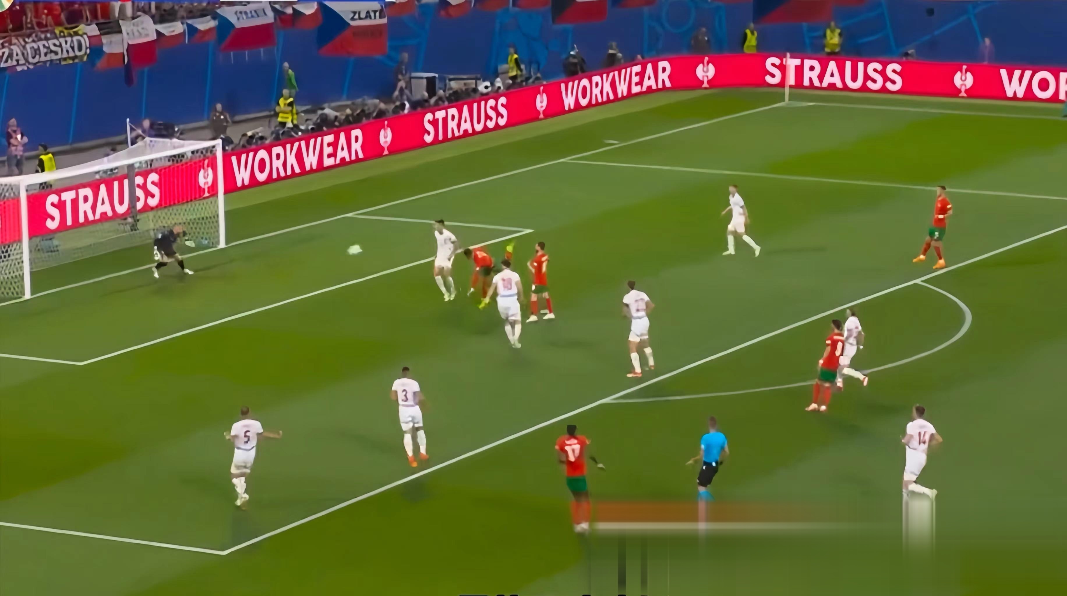 欧洲预选赛第二轮比赛,激烈战斗展开 欧洲预选赛第二轮比赛,激烈战斗展开