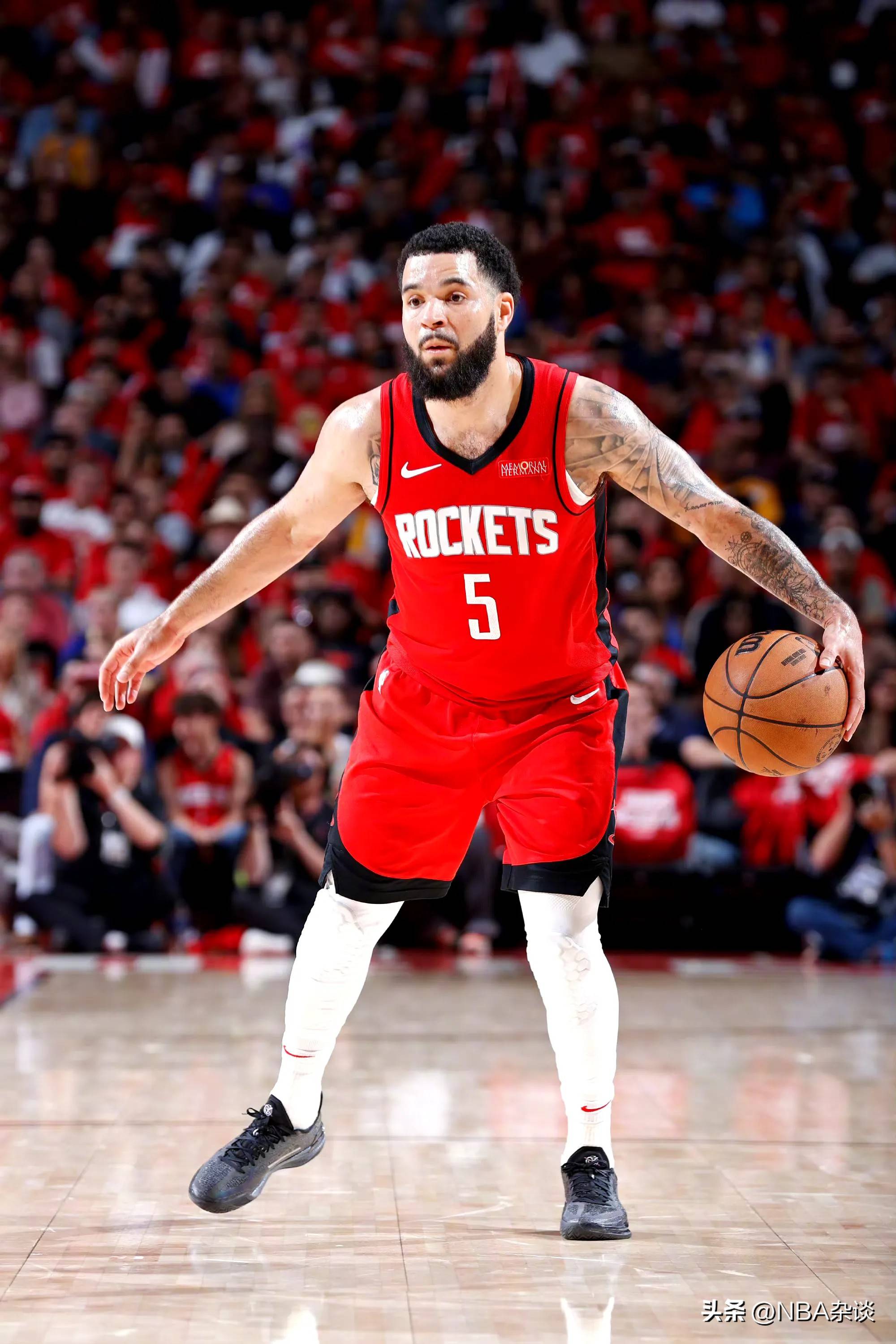 包含火箭大胜国王,取得5连胜锁定季后赛资格的词条 包含火箭大胜国王,取得5连胜锁定季后赛资格的词条