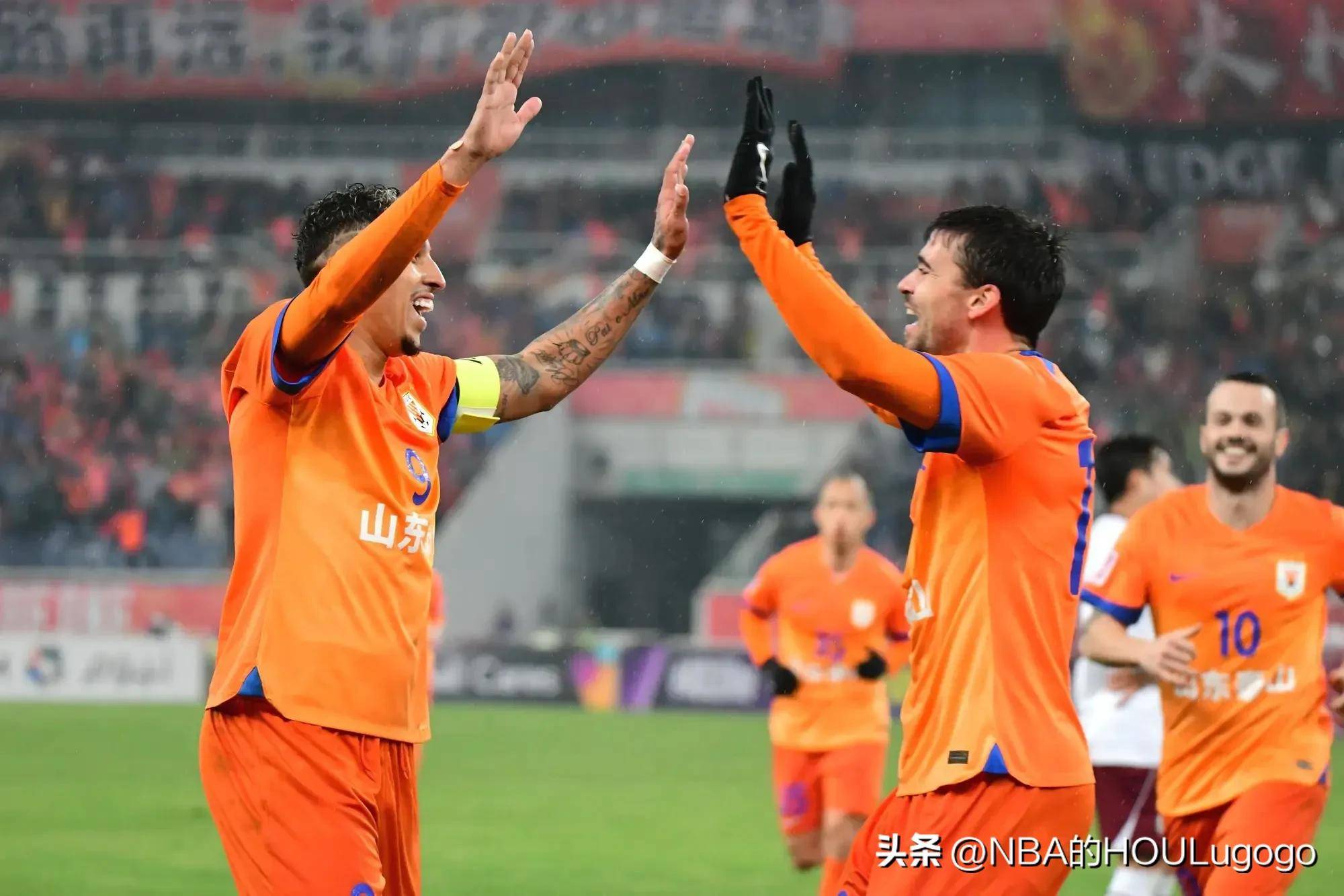 东亚球队在激烈对决中成功晋级亚冠比赛四分之一决赛的简单介绍 东亚球队在激烈对决中成功晋级亚冠比赛四分之一决赛的简单介绍